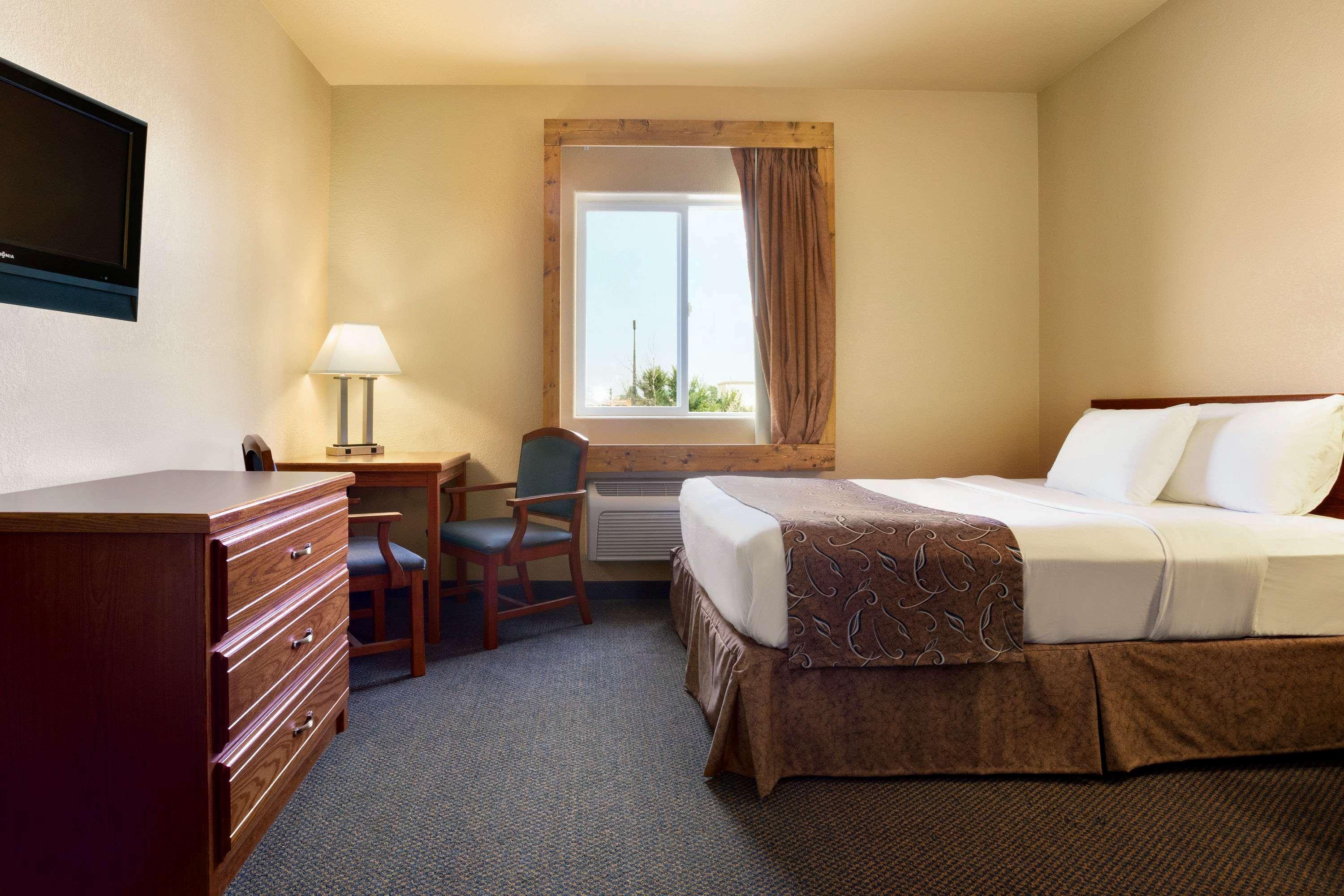 Travelodge By Wyndham Gillette Exteriér fotografie