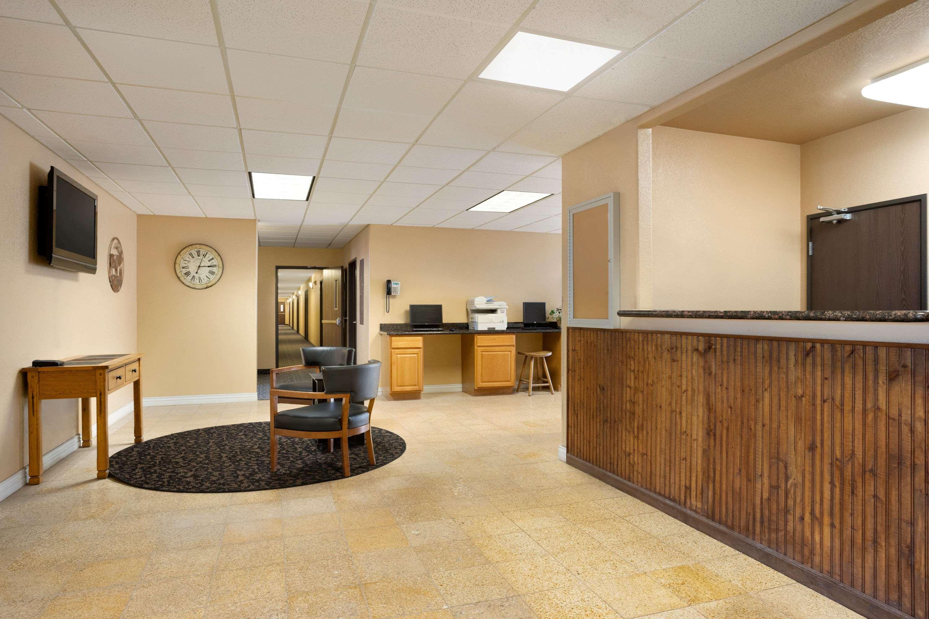 Travelodge By Wyndham Gillette Exteriér fotografie